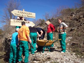 Cruz Roja continua trabajando en termino municipal de Candelario en el proyecto Moviéndonos por el Rió